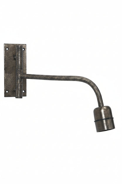 Vägglampa - Base - Beaten Silver