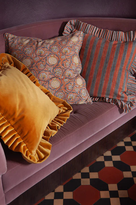 Kuddfodral 45x45cm - Velvet With Ruffle - Ockra