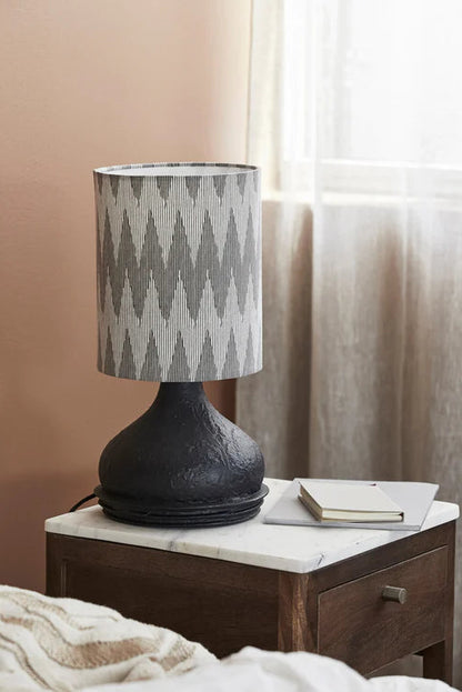 Bordslampa Med Skärm